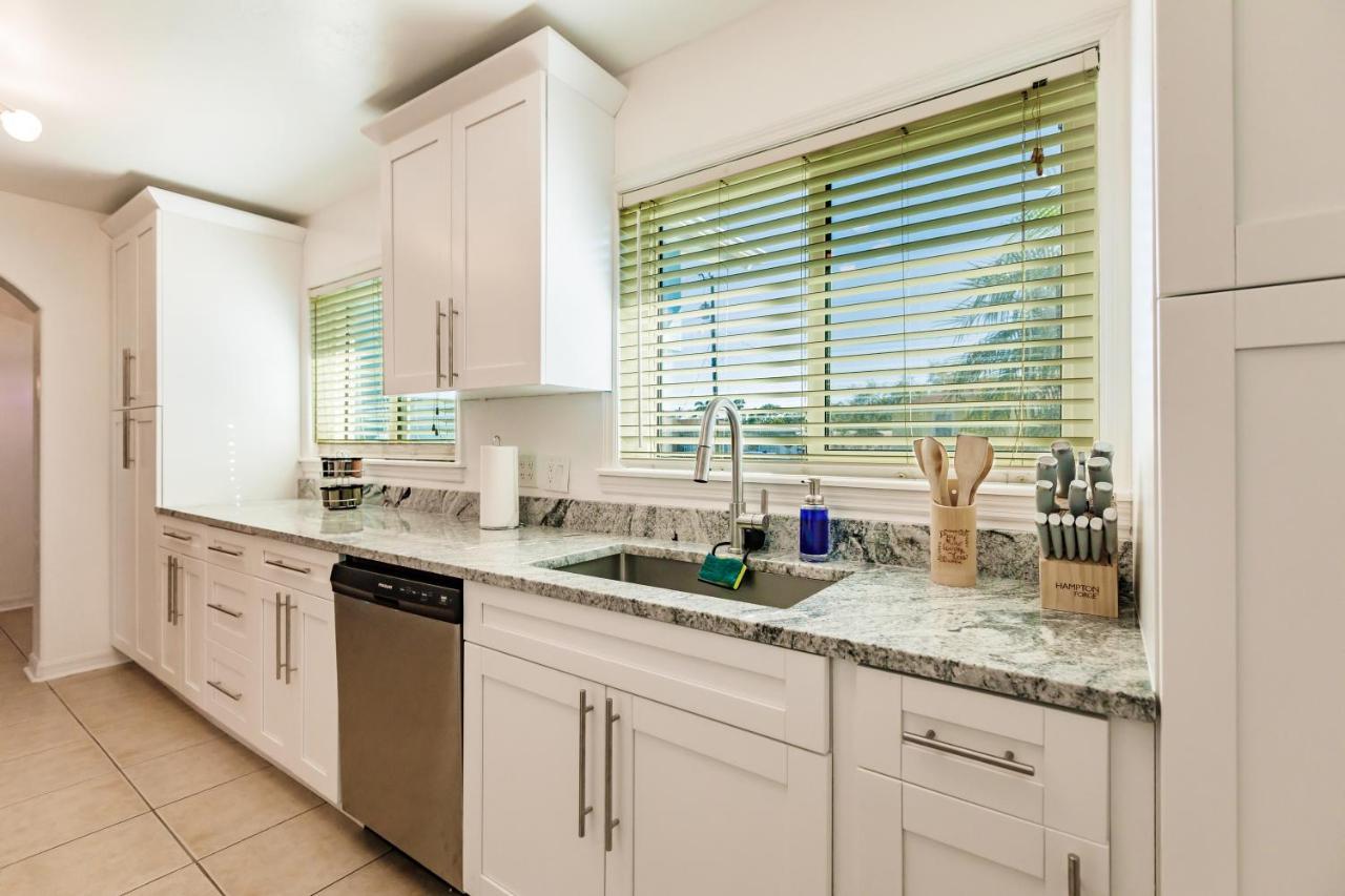 New! Dock Canal Family Home W/Pool & Gulf Access! North Fort Myers Eksteriør billede
