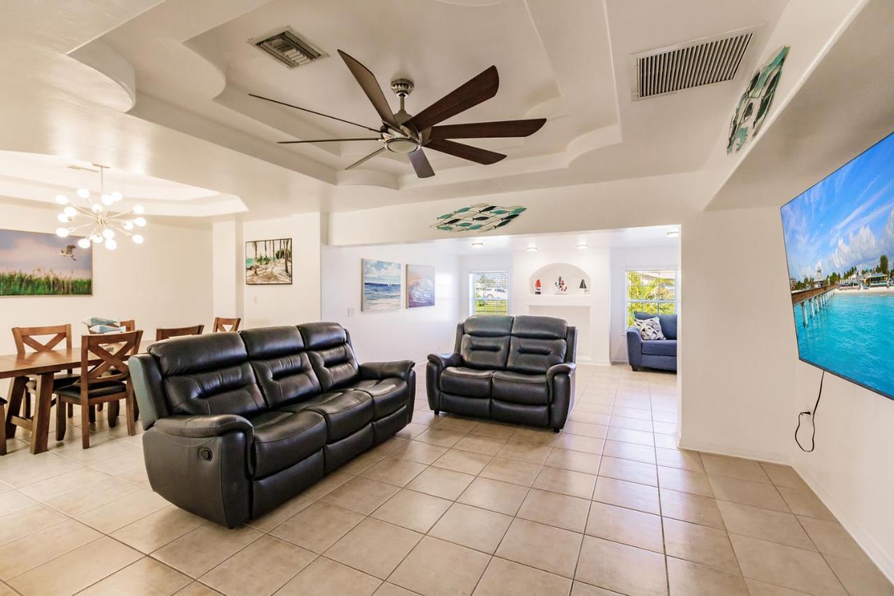 New! Dock Canal Family Home W/Pool & Gulf Access! North Fort Myers Eksteriør billede