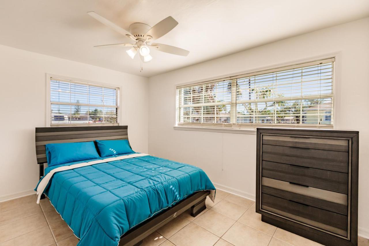 New! Dock Canal Family Home W/Pool & Gulf Access! North Fort Myers Eksteriør billede