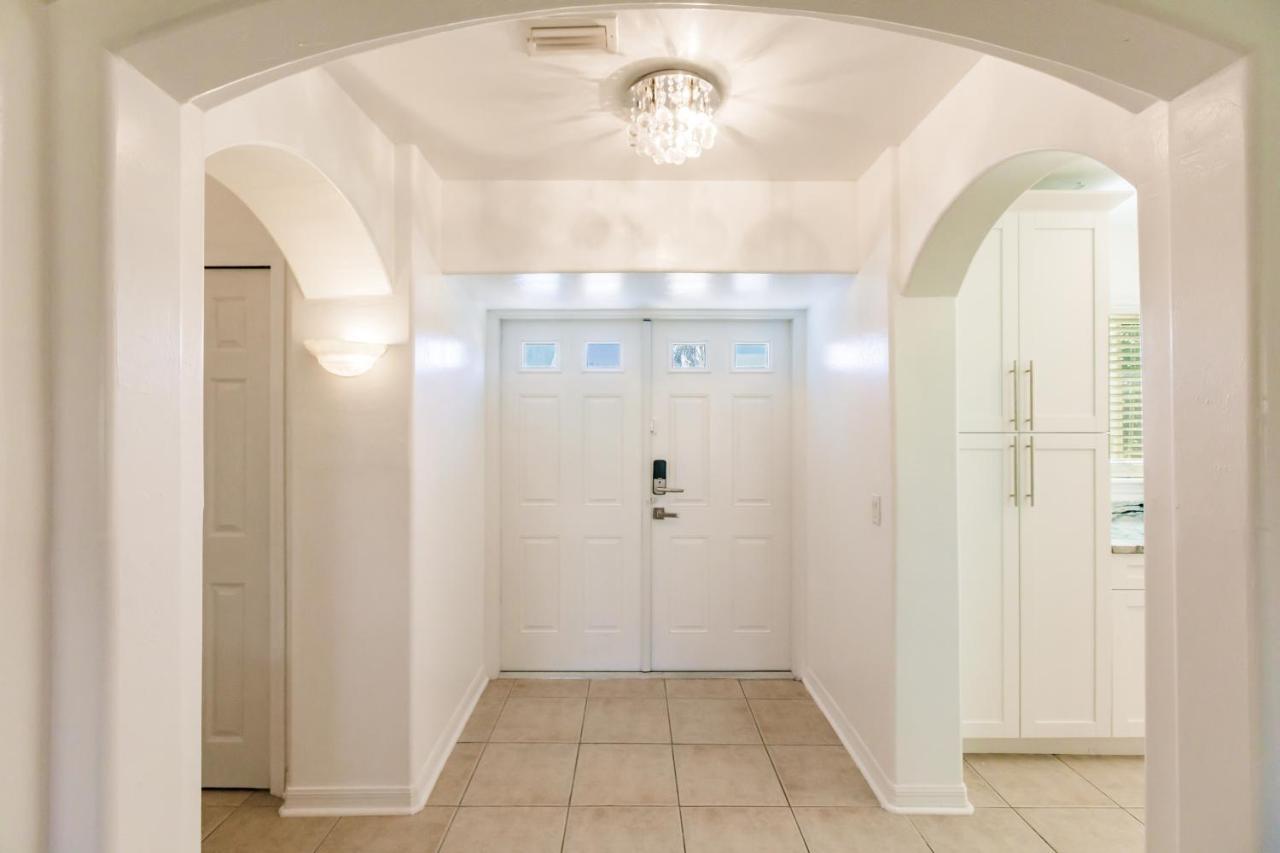 New! Dock Canal Family Home W/Pool & Gulf Access! North Fort Myers Eksteriør billede
